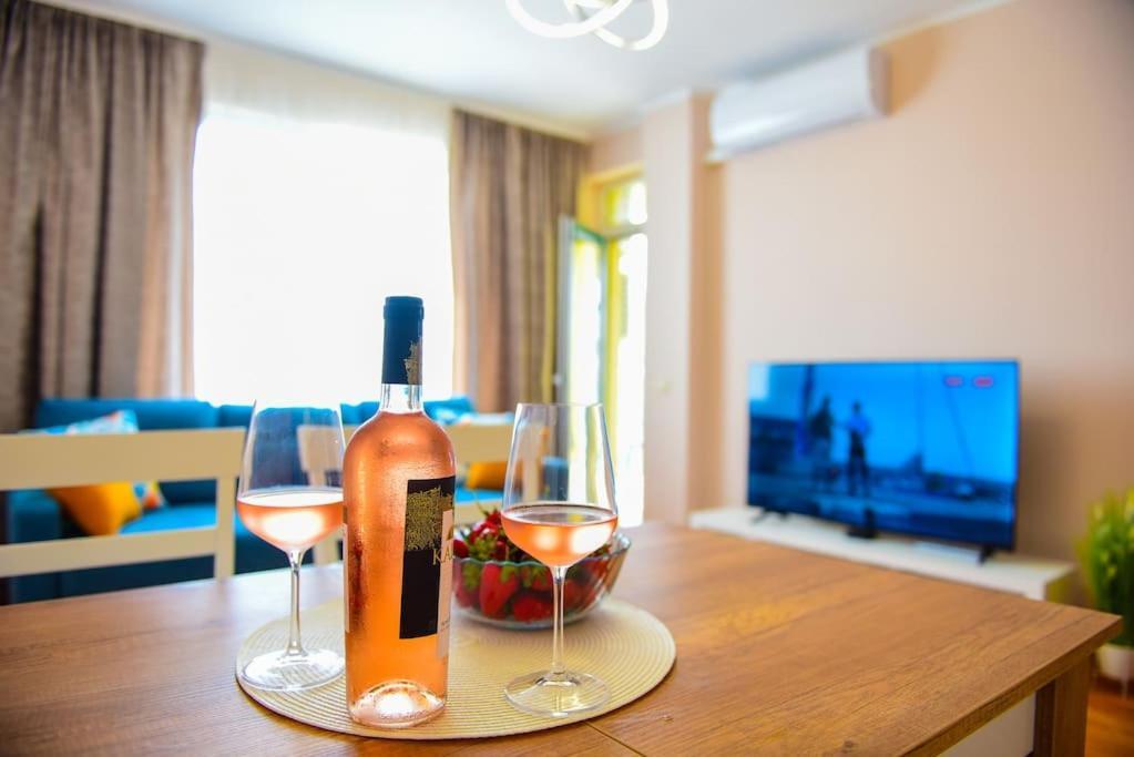 Charming Sunny Apartment+Swimming Pool Aziz Konstantin ve Elena Dış mekan fotoğraf