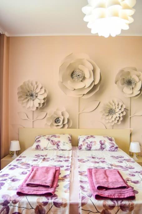 Charming Sunny Apartment+Swimming Pool Aziz Konstantin ve Elena Dış mekan fotoğraf